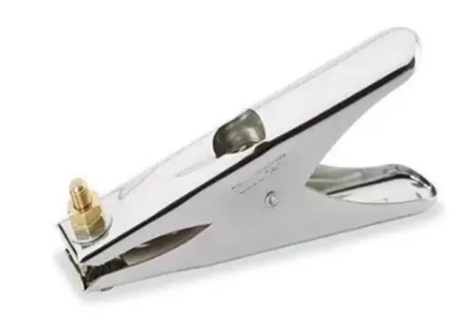 PINZA PARA TIERRA 500 A